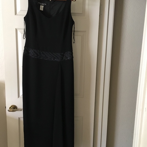 Clothes - Picture 3 of 5